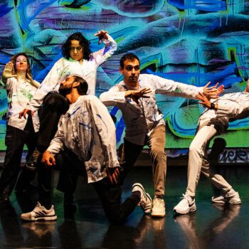 Boem! Crash! Oh! Hello!