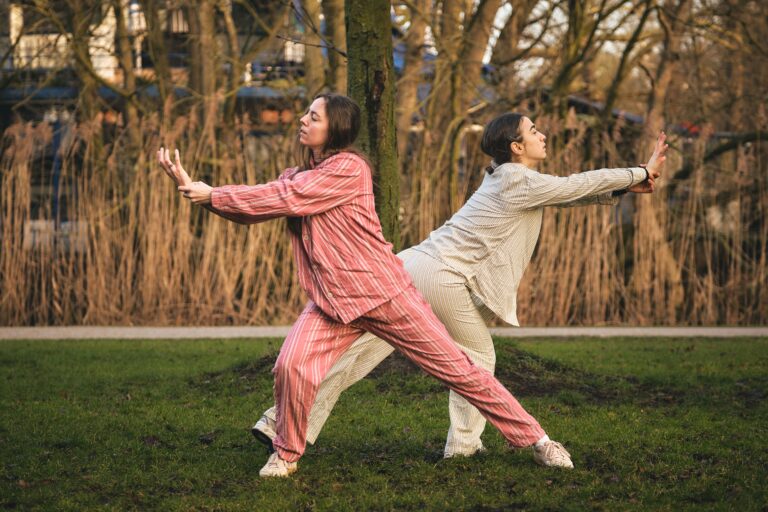 kunstenaarsKompas: McKenna Mahacek & Georgina Markopoulou